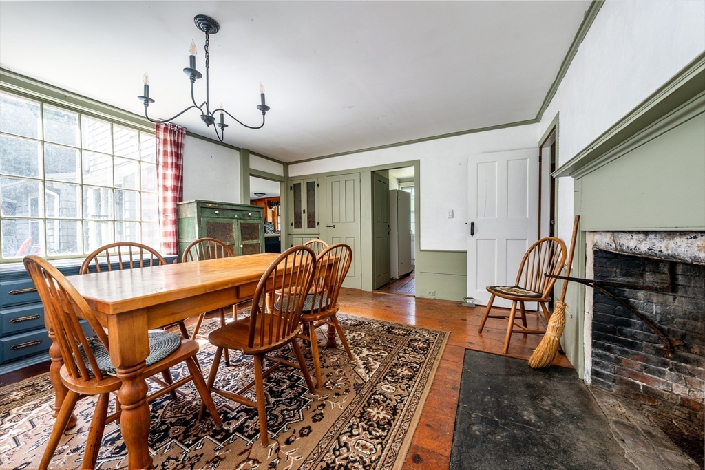 228 Phinneys Ln