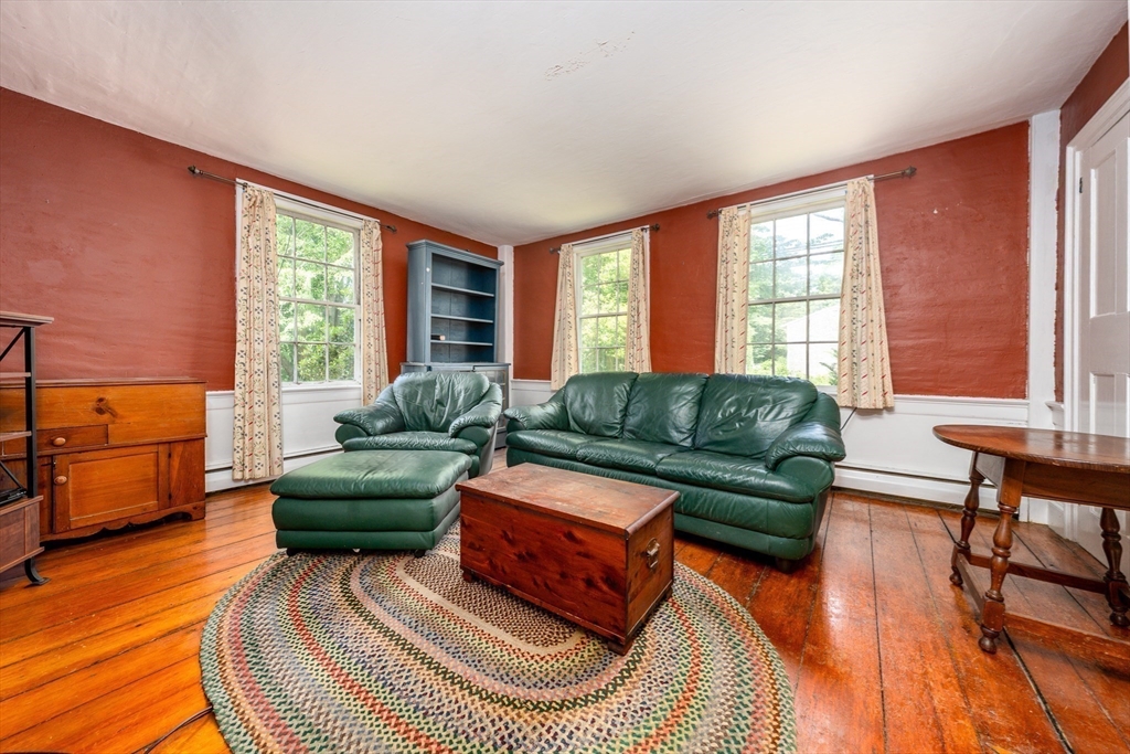 228 Phinneys Ln