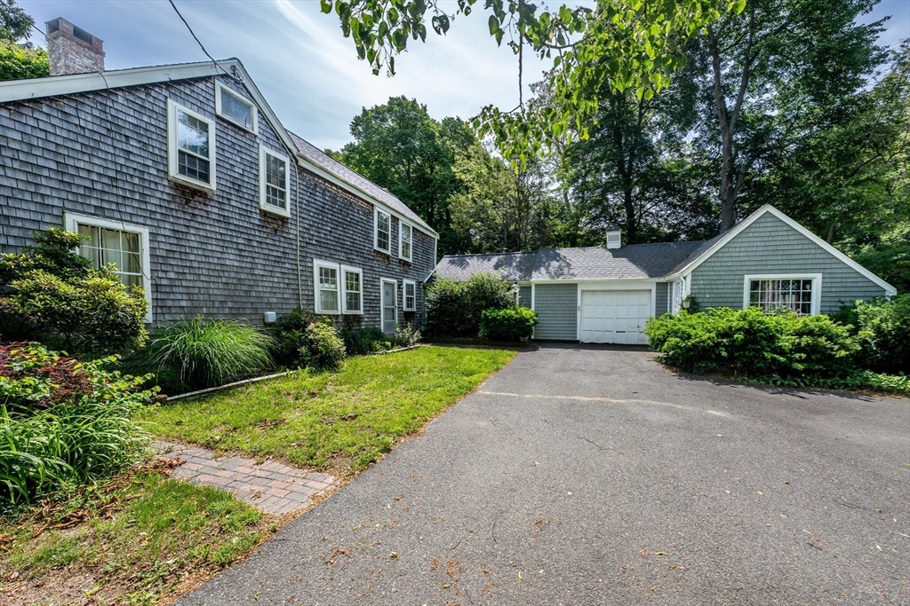 228 Phinneys Ln