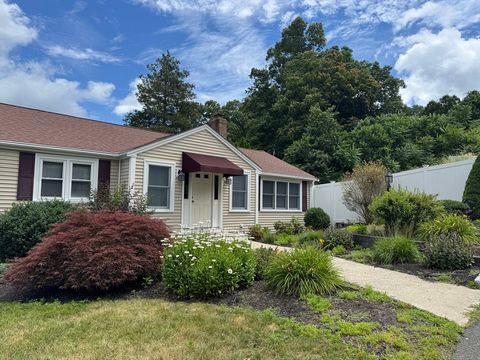 8 Grace Rd Woburn MA 01801