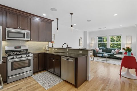 18 Robert St 14 Boston MA 02131