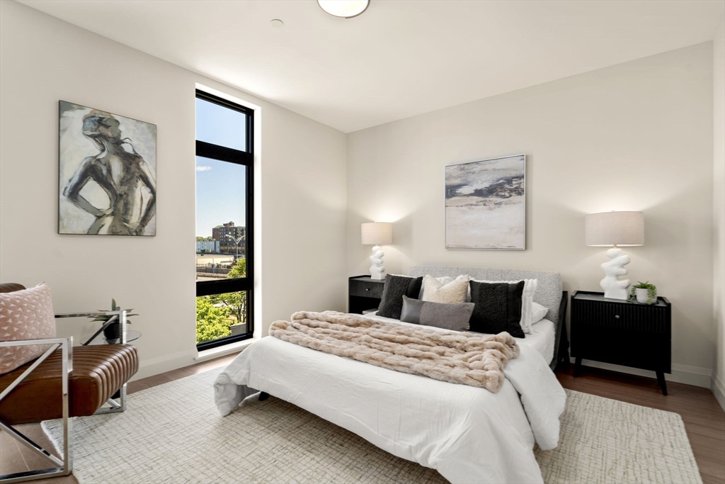 100 Lincoln Street 203