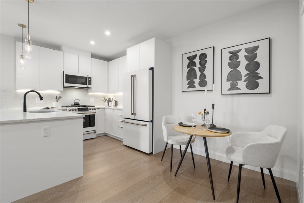 100 Lincoln Street 203