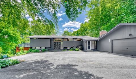 15 Lovers Lane Southborough MA 01772