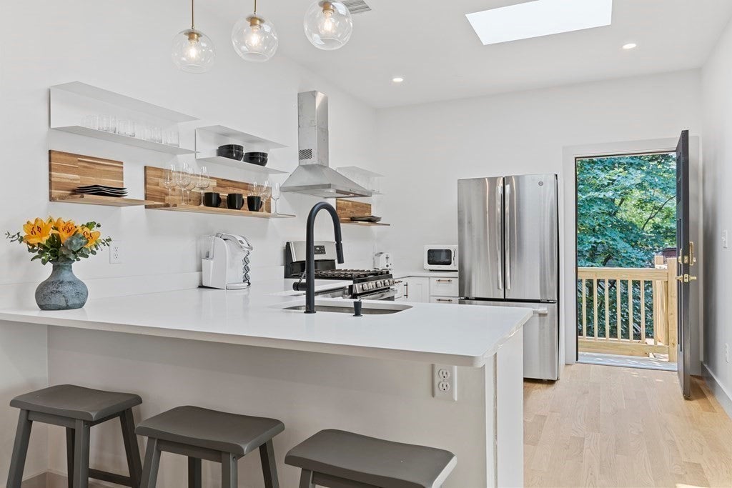 43 Wordsworth St #3, Boston, MA Photo #8