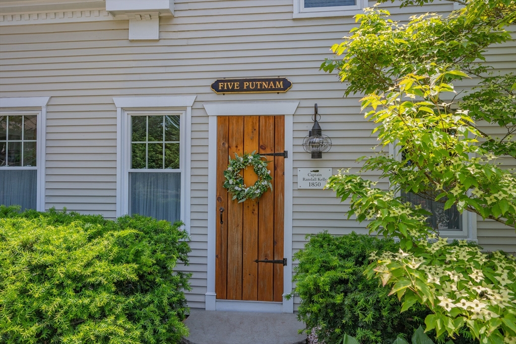 5 Putnam Ave