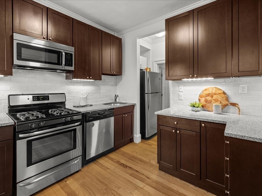 1 Auburn Ct 1