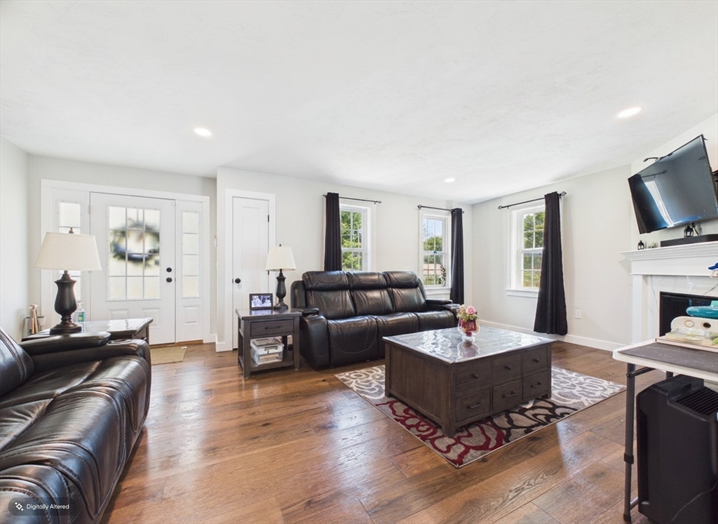 90 Howland Rd