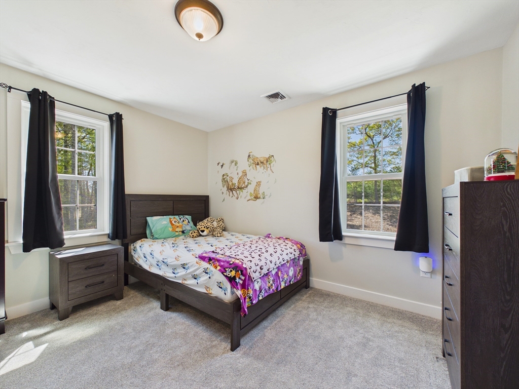 90 Howland Rd