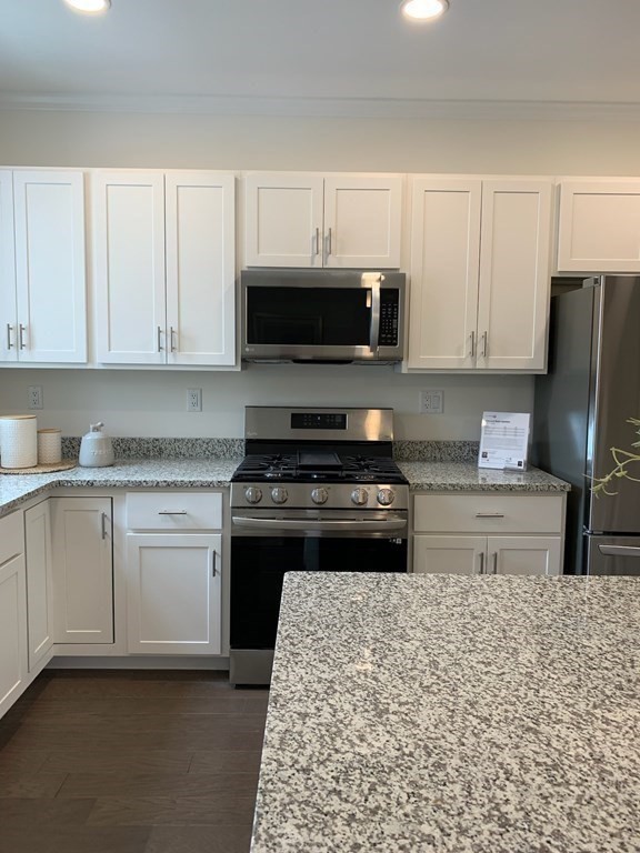 7 East Dexter Avenue 16