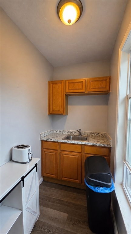 16 W Oberlin St