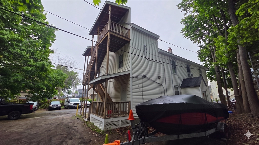 16 W Oberlin St