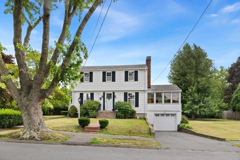 Photo of 29 Reynolds Rd, Peabody, MA 01960 (MLS # 73448141)