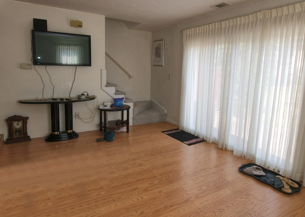 398 Erin Road 398
