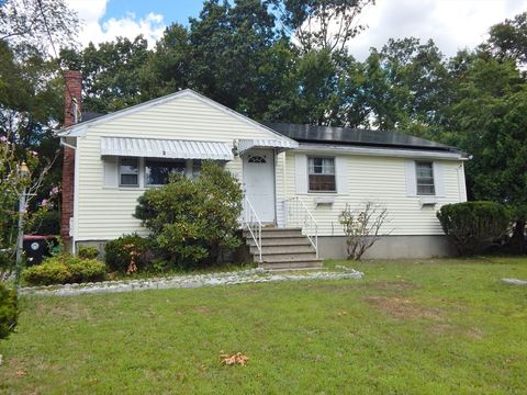 104 Crestfield Dr Brockton MA 02302