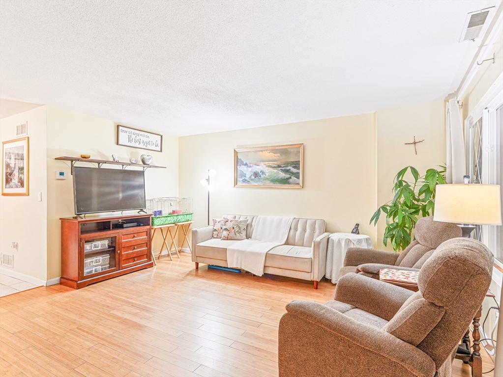 945 Riverside Dr. 2A