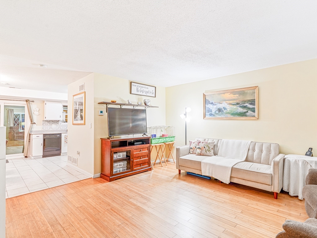 945 Riverside Dr. 2A