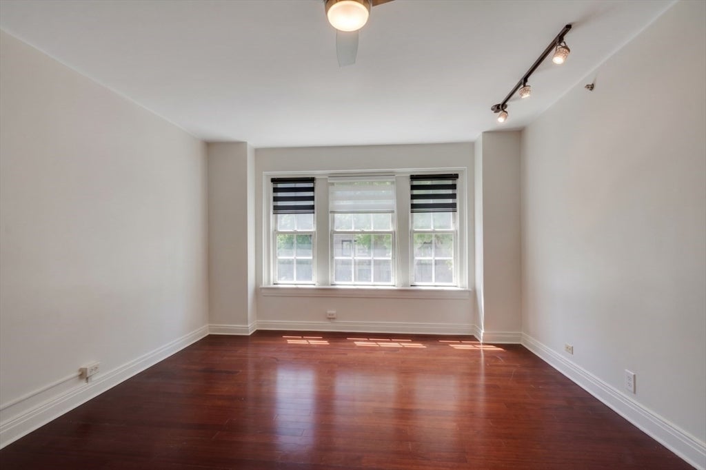 534 Beacon St 203