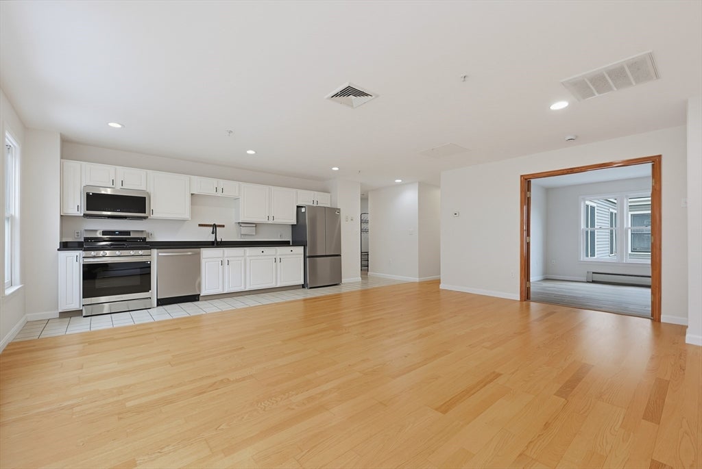 1 Davenport Street 8
