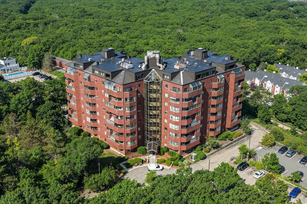 200 Burkhall Street 505