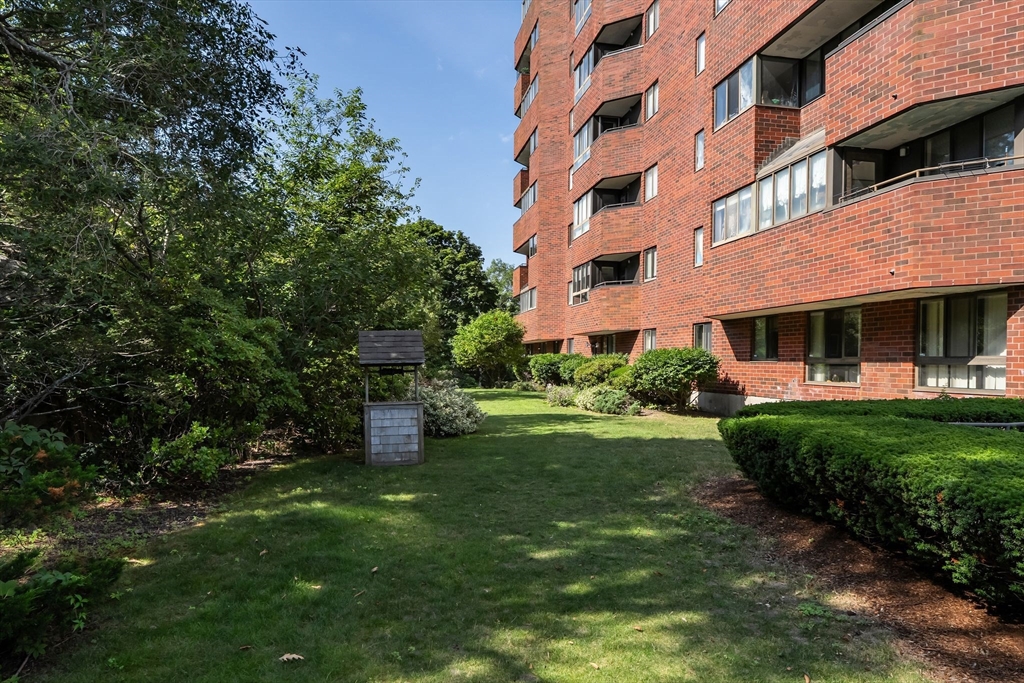 200 Burkhall Street 505