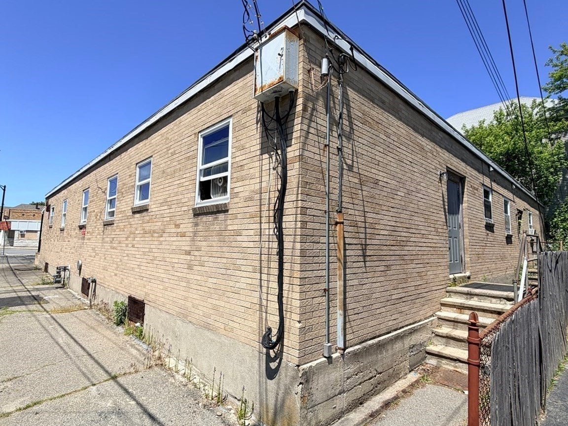 1840-1846 Acushnet Ave