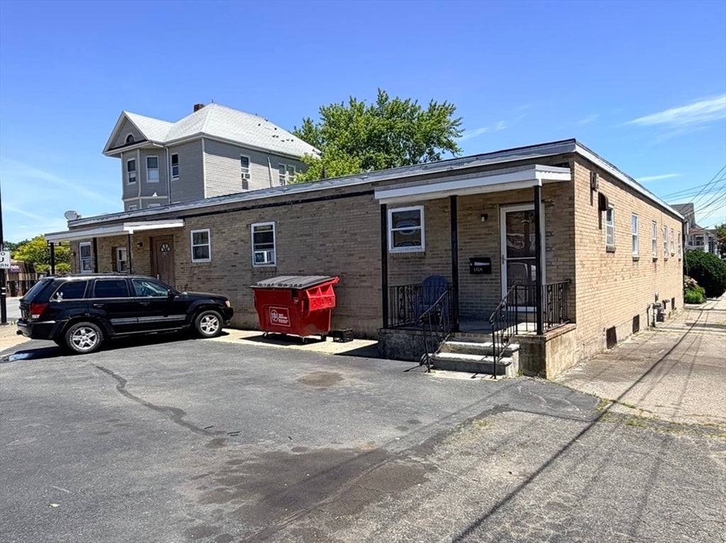 1840-1846 Acushnet Ave