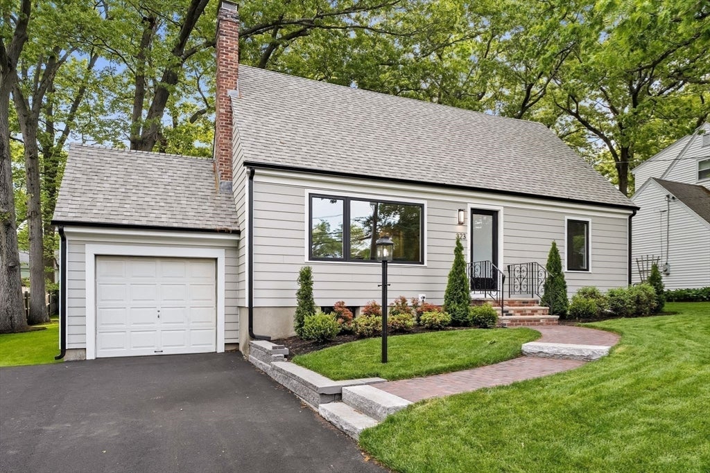 Photo of 323 Ridge St, Arlington, MA