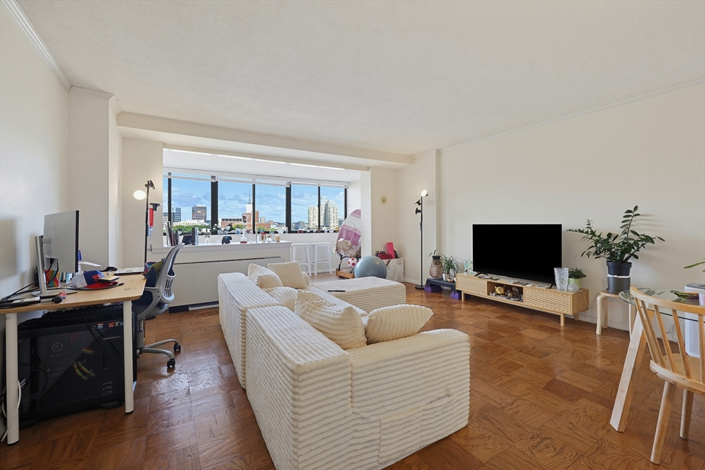 6 Whittier Pl 7B