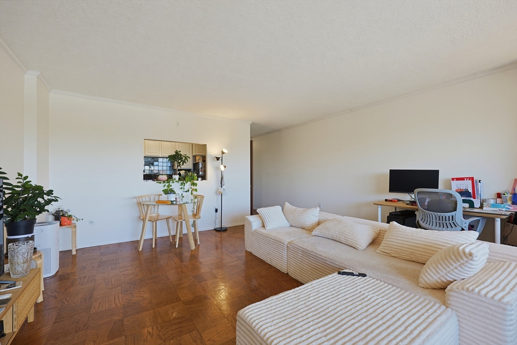 6 Whittier Pl 7B