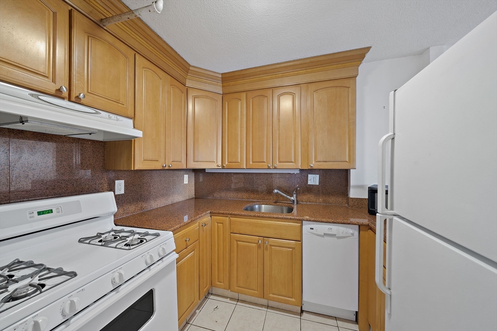 151 Tremont St 23B