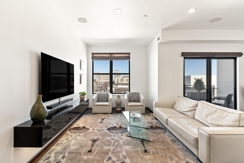 345 D St 11