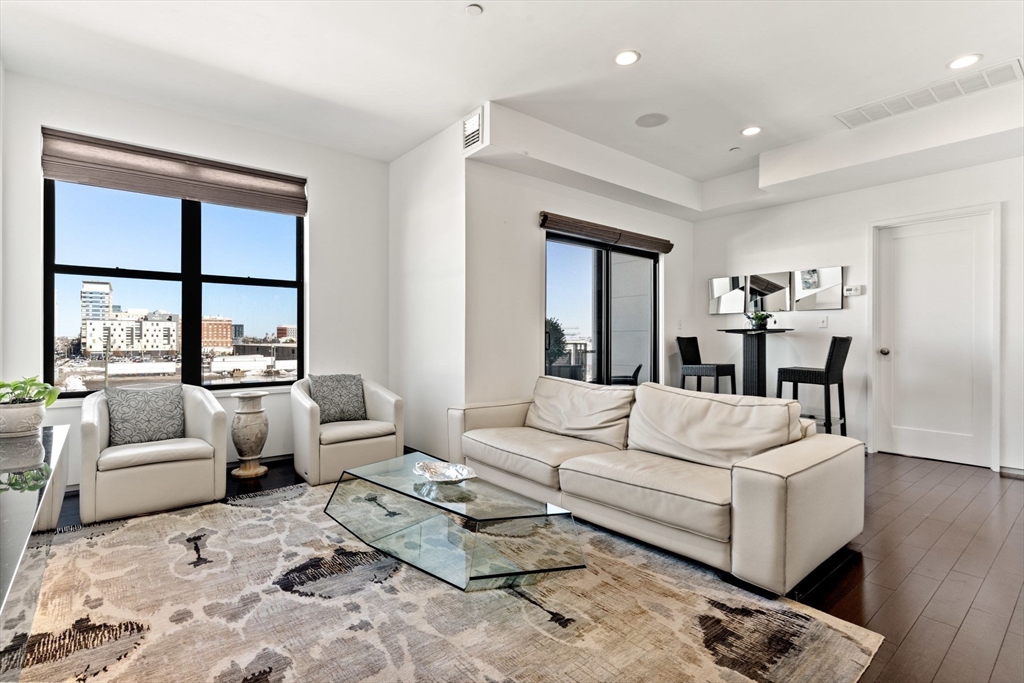 345 D St 11
