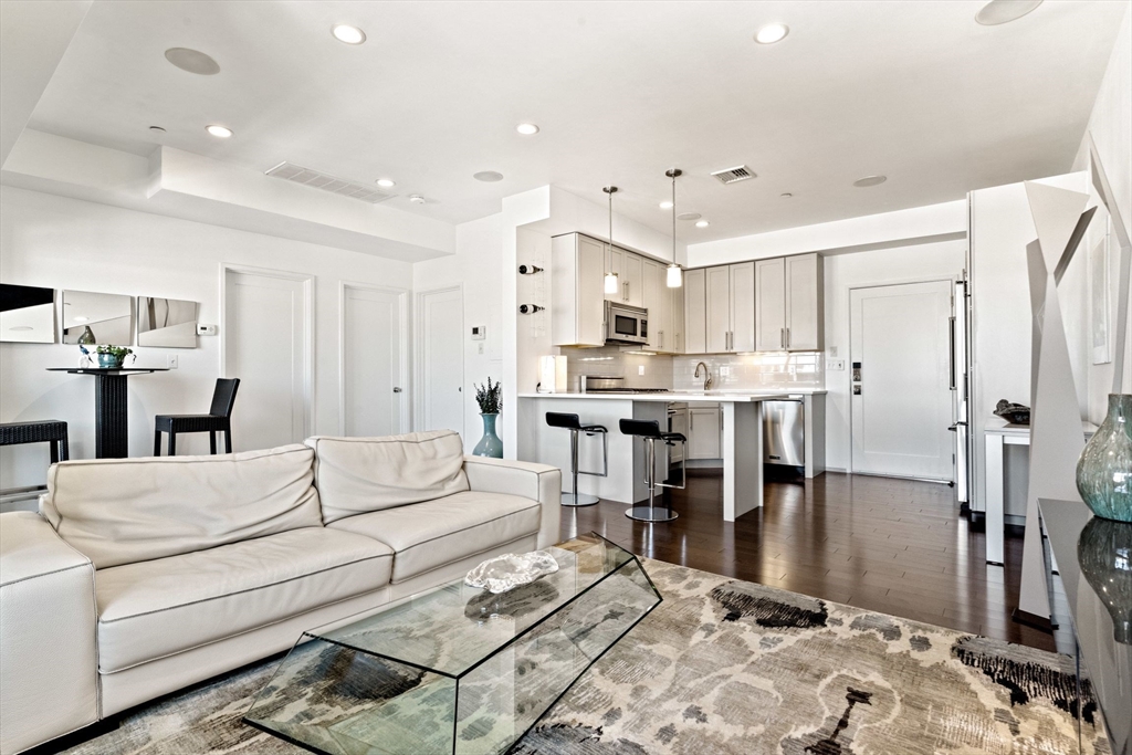 345 D St 11