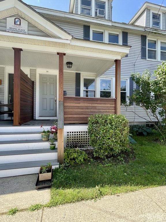 98 Everett St 98