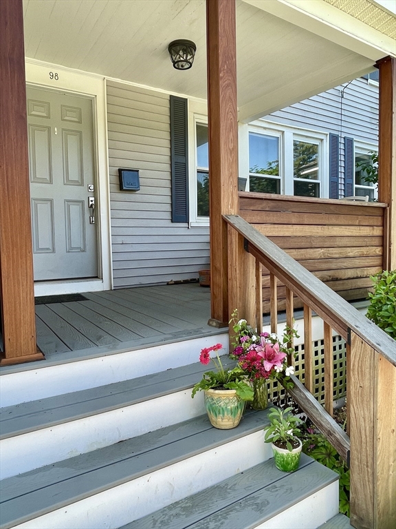 98 Everett St 98