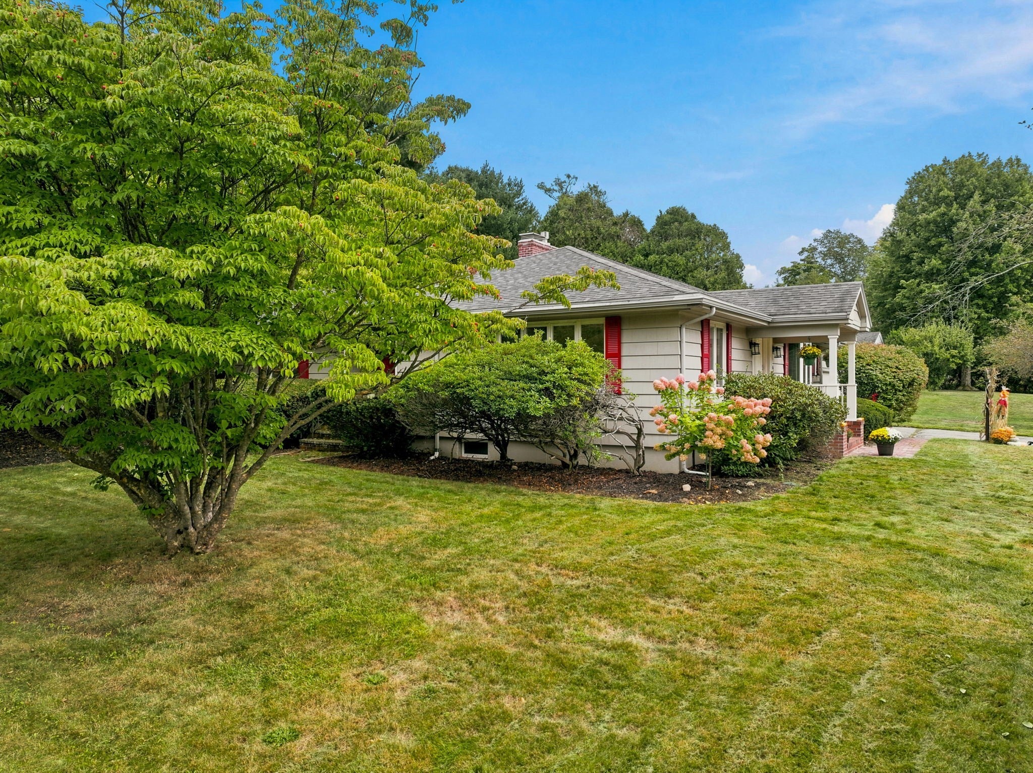 14 Forbes Ln