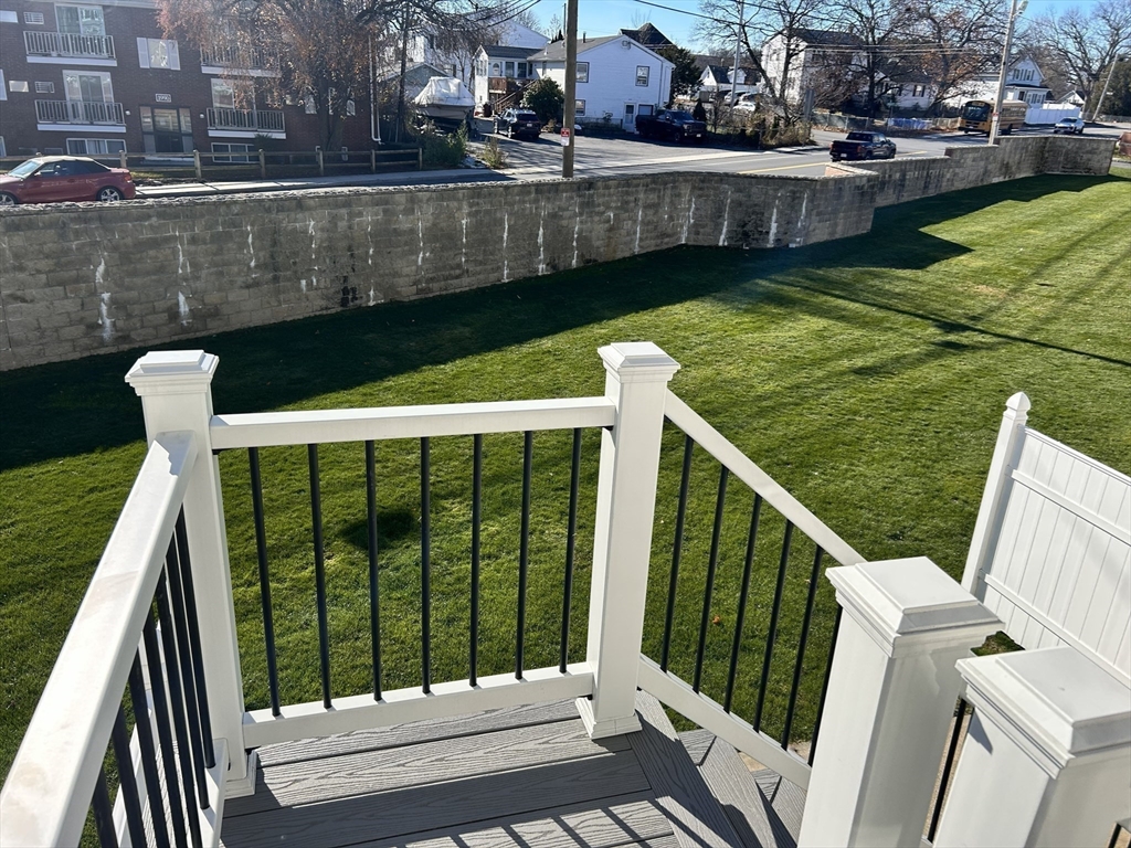 1975 Middlesex St 10