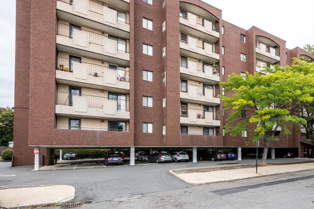 39 Parlin St 201