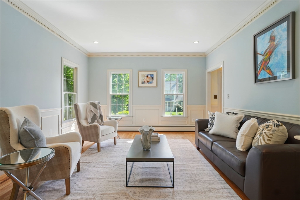 4 Ledgelawn Ave