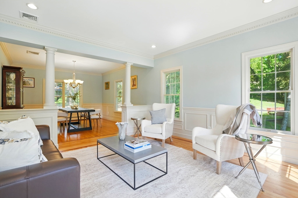 4 Ledgelawn Ave