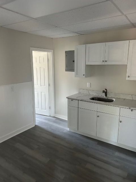 50 Vernon St 2R Worcester MA 01610