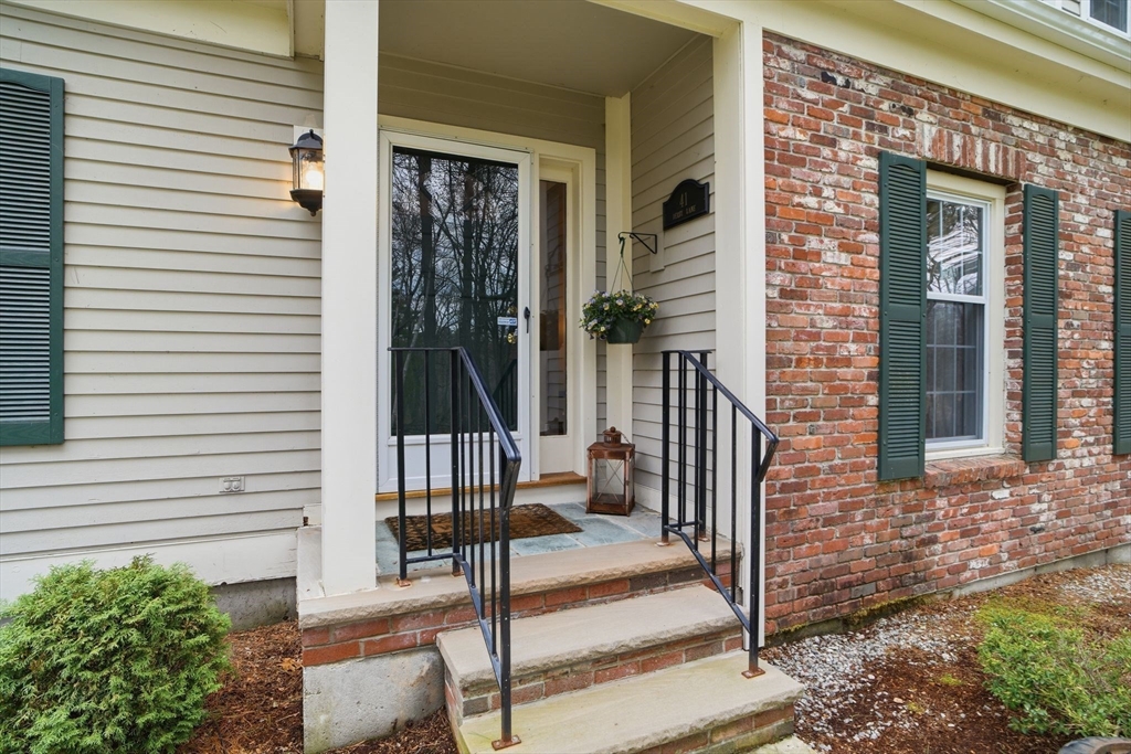 41 Derby Ln 41