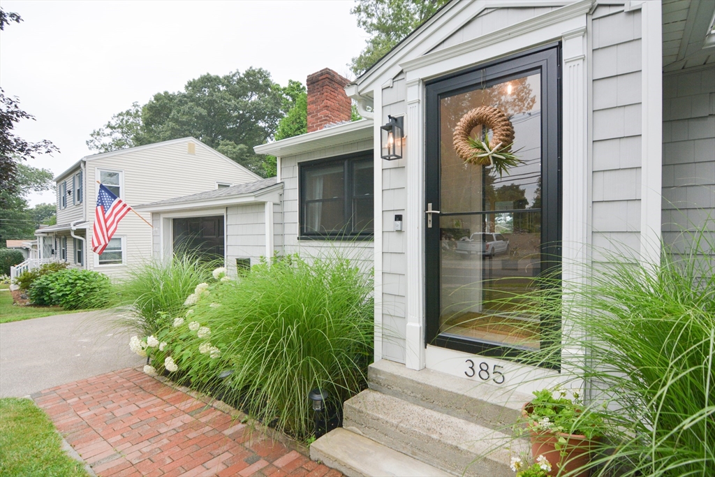 385 Winter Street