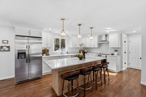 37 Moonpenny Dr Boxford MA 01921