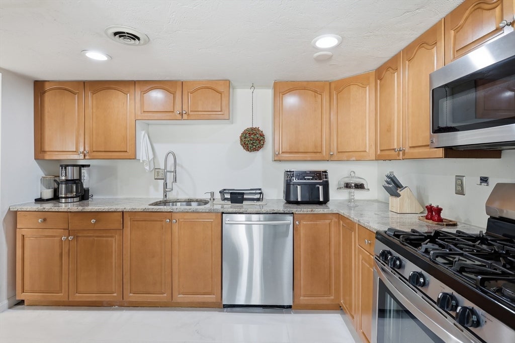 36 Meadow Pond Drive #K, Leominster, MA Photo #10