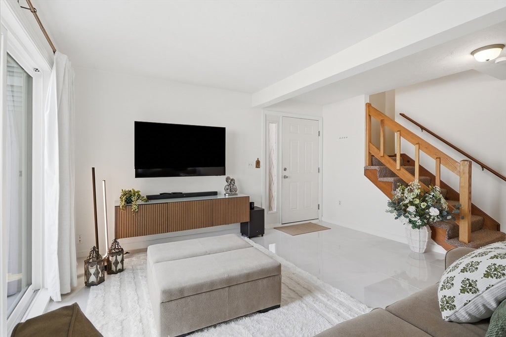 36 Meadow Pond Drive #K, Leominster, MA Photo #3