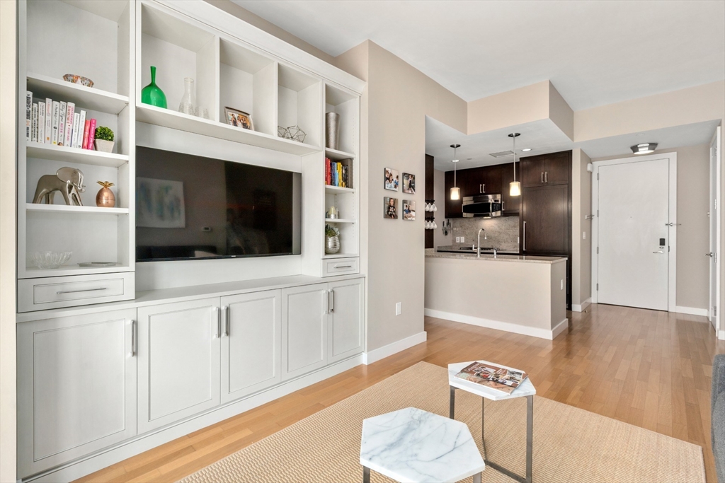 400 Stuart Street 15G