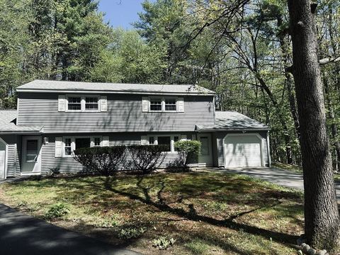 Photo of 15B Deerwood Drive #B, Amherst, NH 03031 (MLS # 73522637)
