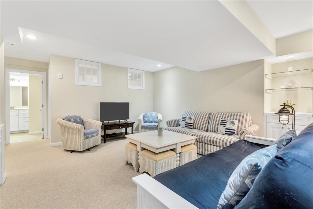 Mashpee, Massachusetts 02649, United States, 2 Bedrooms Bedrooms, ,4 BathroomsBathrooms,Residential,Active,95635